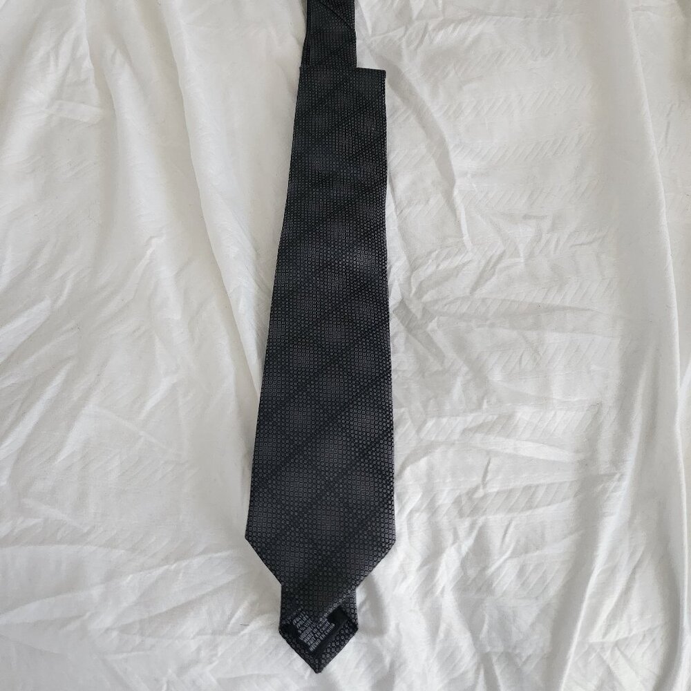 Dress tie